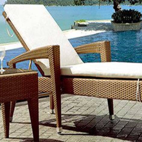 WL 04 Rattan Lounger Manufacturers, Wholesalers, Suppliers in Delhi